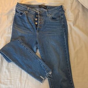 Just Black High Rise Button-Fly Jeans in Blue